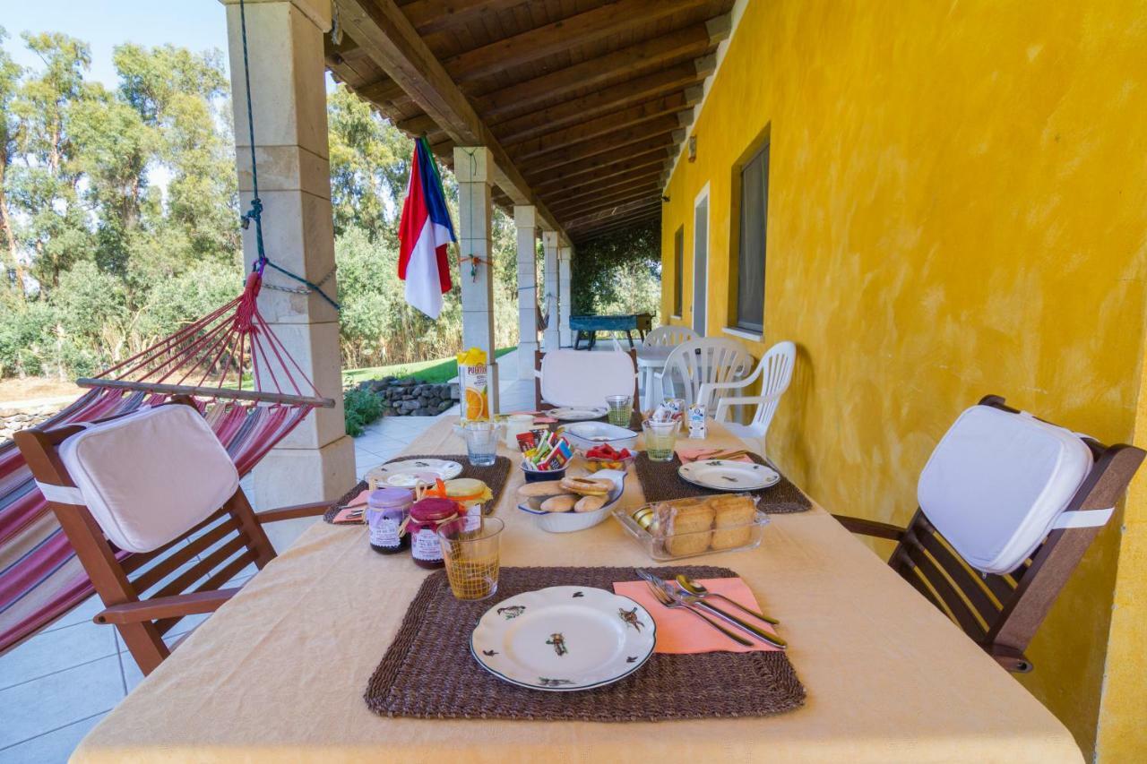 A Villa Ada B&B Arborea Extérieur photo