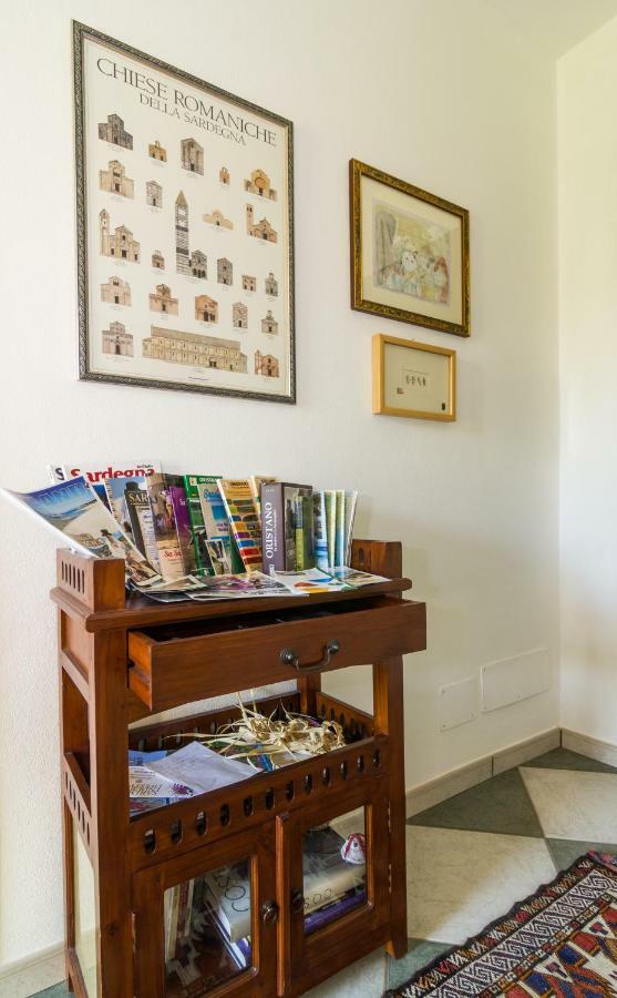 A Villa Ada B&B Arborea Extérieur photo